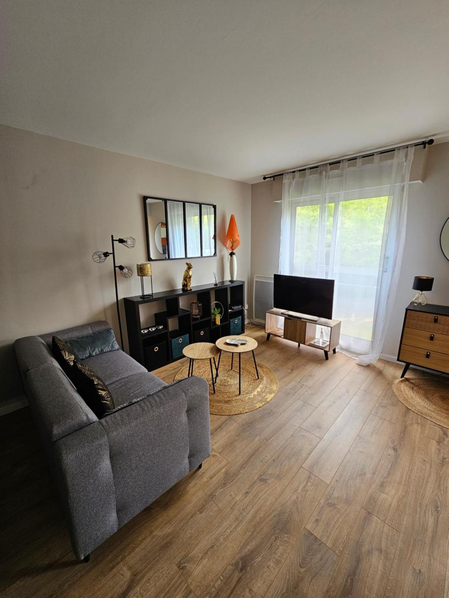L'ambassadeur - Parking - Calme - 5 Min Centre Pau Apartment